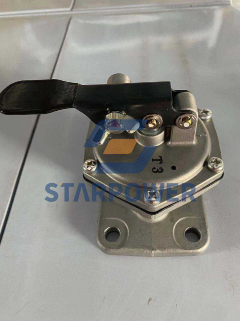 6261-71-8240 KOMATSU 手油泵