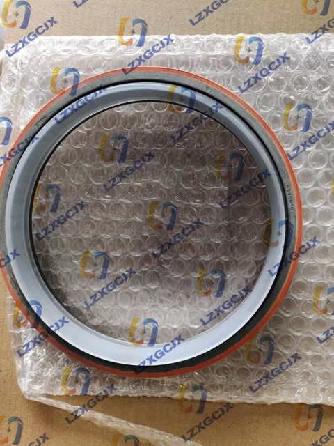 6736-21-4221 后油封 D63