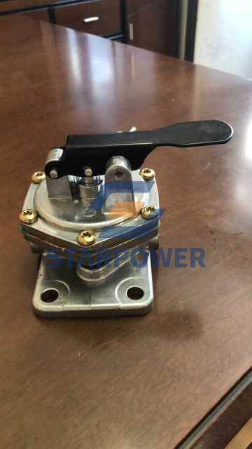 6251-71-8210 KOMATSU 手油泵