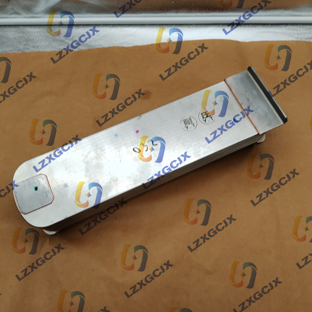 6151-61-2111机油散热器芯ELEMENTS6D125