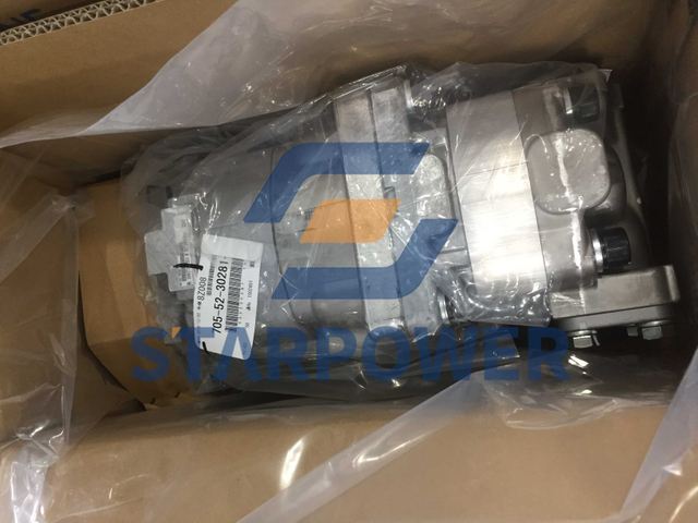 705-52-30281 KOMATSU 转向泵