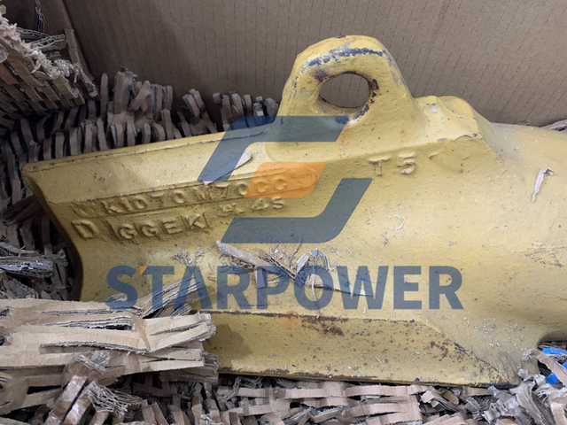 21M-939-2271 KOMATSU 齿根