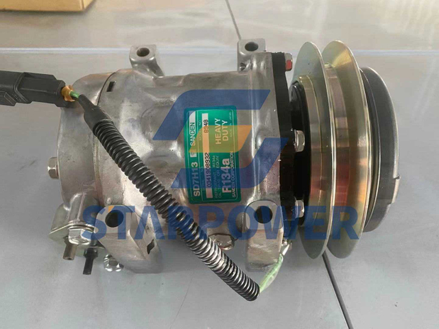 423-S62-4330 KOMATSU 空调压缩机