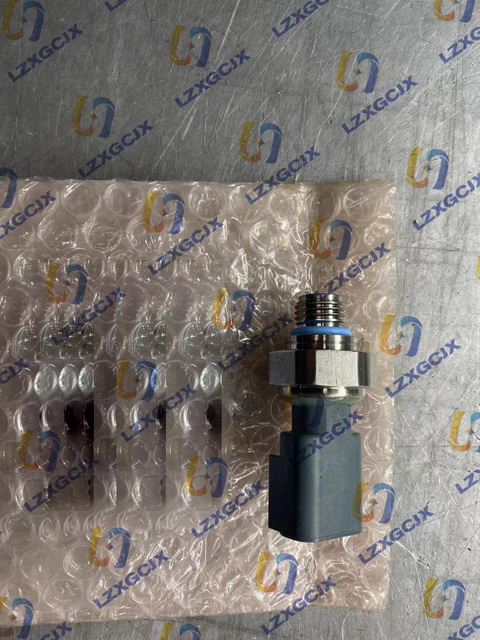 6219-81-1971 SENSOR ASSY PRESSURE 压力传感器 SAA6D140E-5 PC600-8 WA500-6 HD325-7 D275-5
